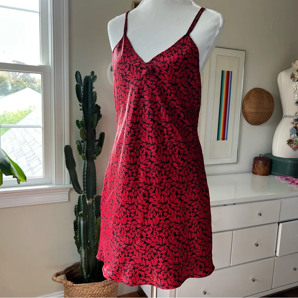 Vintage Val Mode Lingerie Red & Black Floral Nightgown Size Large - Picture 11 of 11